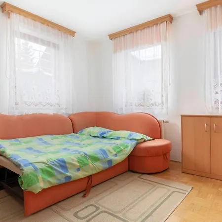 Apartma Ana *