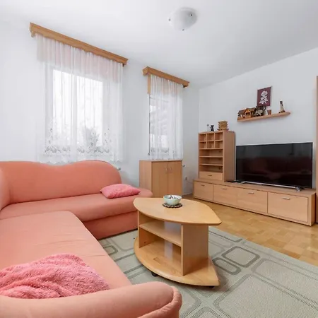 Apartma Ana