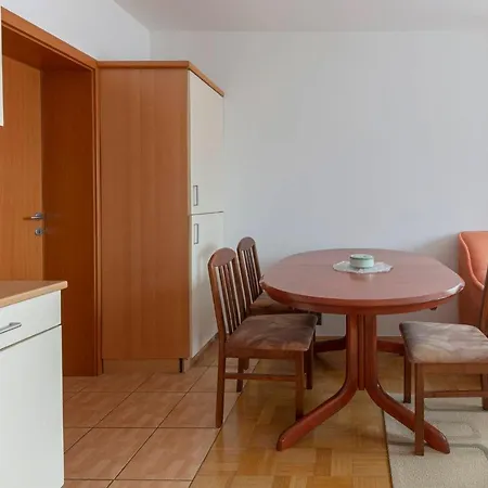 Apartma Ana