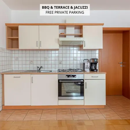 Apartma Ana *